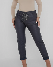 Load image into Gallery viewer, Ítalskar Wet Look Wax buxur