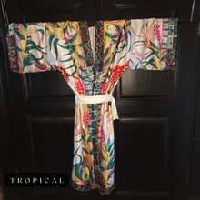 Load image into Gallery viewer, Satín Kimono