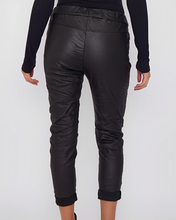 Load image into Gallery viewer, Ítalskar Wet Look Wax buxur