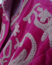 Load image into Gallery viewer, Arvin Velvet Jakki Dark Pink
