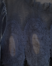 Load image into Gallery viewer, Naomi Velvet Toppur Grey/Blue