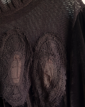 Load image into Gallery viewer, Naomi Velvet Toppur Brown