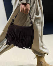 Load image into Gallery viewer, Tanis Ítölsk Rúskinnstaska Chocolate
