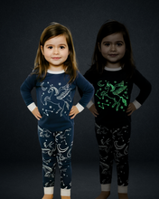 Load image into Gallery viewer, Glow Náttföt Einhyrningur
