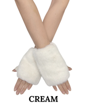 Load image into Gallery viewer, Skinngrifflur Faux Fur
