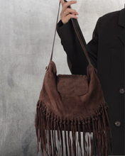 Load image into Gallery viewer, Harley Ítölsk Rúskinnstaska Chocolate
