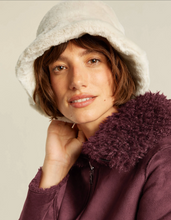 Load image into Gallery viewer, Skinn Faux Fur Bucket Hattur

