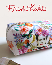 Load image into Gallery viewer, Frida Kahlo Snyrtitaska
