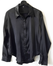 Load image into Gallery viewer, Polyester/Satin Skyrta Stærð 38-44
