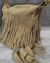 Load image into Gallery viewer, Tanis Ítölsk Rúskinnstaska Beige
