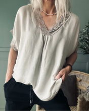 Load image into Gallery viewer, Liza Viscose Toppur 6 Litir Ein Stærð EU 38-48
