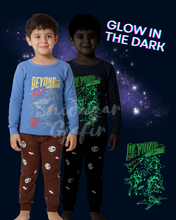 Load image into Gallery viewer, Glow Náttföt Beyond
