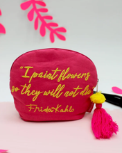 Load image into Gallery viewer, Frida Kahlo I Paint Flowers Snyrtibudda
