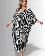 Load image into Gallery viewer, Zebra Kaftan - Mjúkt Rayon
