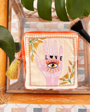 Load image into Gallery viewer, Evil Eye Inked Sléttflauel Snyrtitaska
