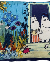 Load image into Gallery viewer, Moomin Sléttflauel/Canvas Snyrtitaska
