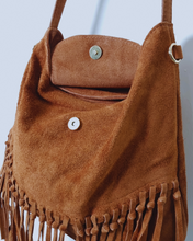 Load image into Gallery viewer, Harley Ítölsk Rúskinnstaska Cognac
