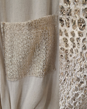 Load image into Gallery viewer, Farah Viscose/Hör Skyrta 38-44
