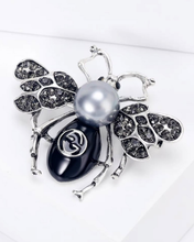 Load image into Gallery viewer, Queen Bee Næla
