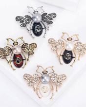 Load image into Gallery viewer, Queen Bee Næla
