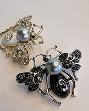 Load image into Gallery viewer, Queen Bee Næla
