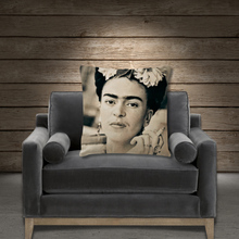 Load image into Gallery viewer, Frida Kahlo púðaver
