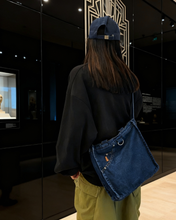 Load image into Gallery viewer, Harajuku Gallataska
