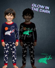 Load image into Gallery viewer, Glow Náttföt Airplane
