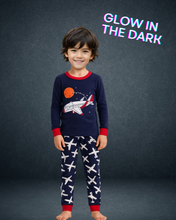 Load image into Gallery viewer, Glow Náttföt Airplane
