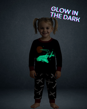 Load image into Gallery viewer, Glow Náttföt Airplane
