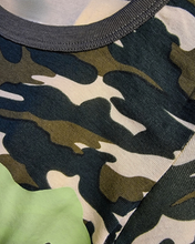 Load image into Gallery viewer, Glow Náttföt Dino
