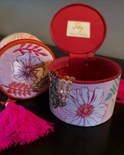 Load image into Gallery viewer, Posy Pink Skartgripabox
