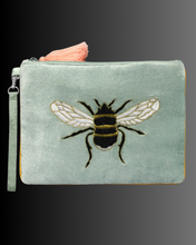 Load image into Gallery viewer, Eden Bee Snyrtitaska
