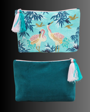 Load image into Gallery viewer, Crane Snyrtitaska
