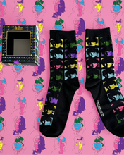 Load image into Gallery viewer, Bítlarnir Sokkar Faces Neon
