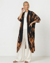 Load image into Gallery viewer, Handlitaður Kimono
