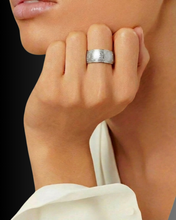 Load image into Gallery viewer, MANTRA Lukku Hringur
