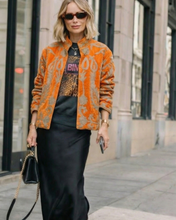 Load image into Gallery viewer, Arvin Velvet Jakki Orange
