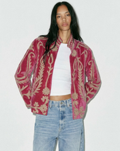 Load image into Gallery viewer, Arvin Velvet Jakki Dark Pink
