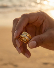 Load image into Gallery viewer, Freya Hringur
