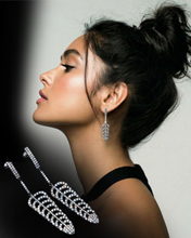 Load image into Gallery viewer, Pluma Eyrnalokkar
