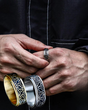 Load image into Gallery viewer, Víkingur Snúnings-Hringur
