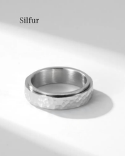 Load image into Gallery viewer, Hamarinn Snúningshringur
