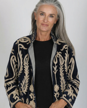 Load image into Gallery viewer, Arvin Velvet Jakki Black/Blue
