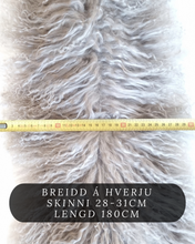 Load image into Gallery viewer, Ekta Lambaskinn
