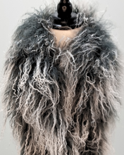 Load image into Gallery viewer, Ekta Lambaskinn
