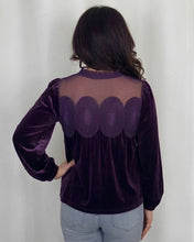Load image into Gallery viewer, Naomi Velvet Toppur Purple

