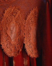 Load image into Gallery viewer, Naomi Velvet Toppur Spice
