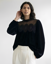 Load image into Gallery viewer, Naomi Velvet Toppur Black
