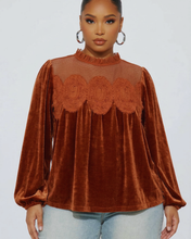 Load image into Gallery viewer, Naomi Velvet Toppur Spice
